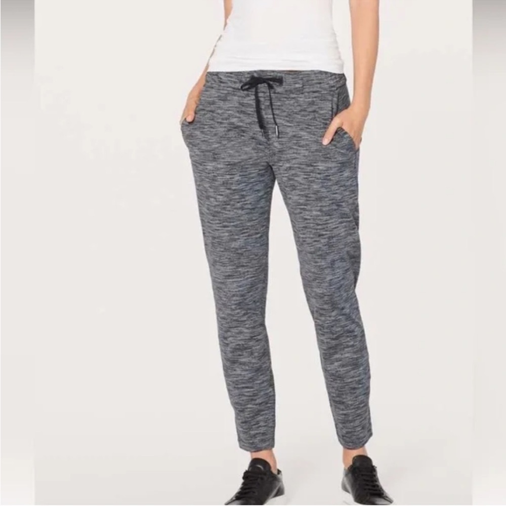 LULULEMON 7/8 jet crop slim luxtreme dramatic static black and white sz 8 - Picture 2 of 9